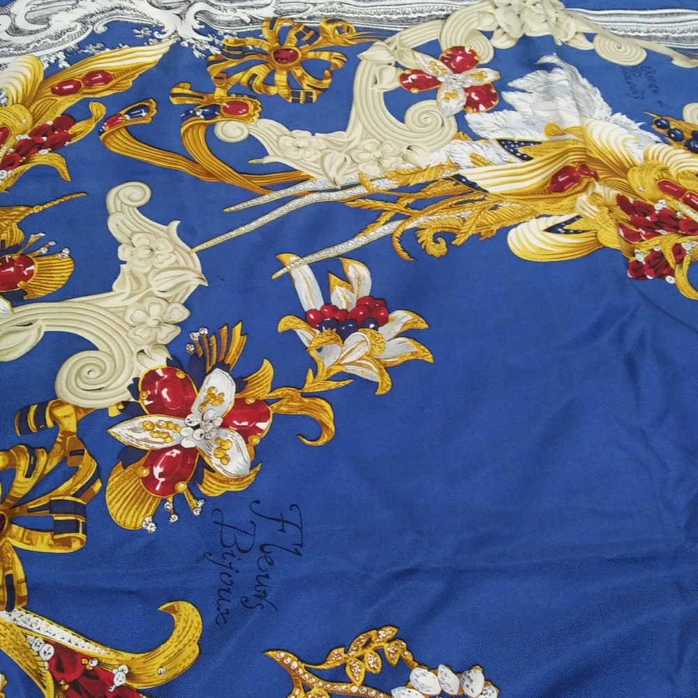 Gianfranco Ferre 100% silk scarf from Italy
